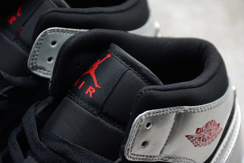 AJ1 Mid