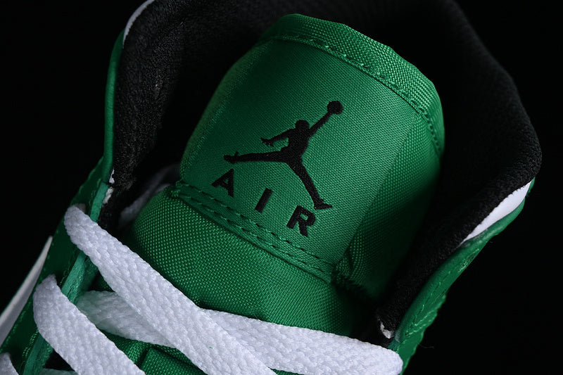 AJ1 Mid