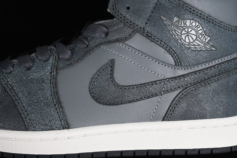 AJ1 Mid