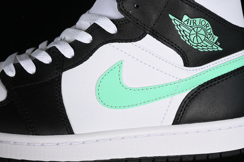 AJ1 Mid