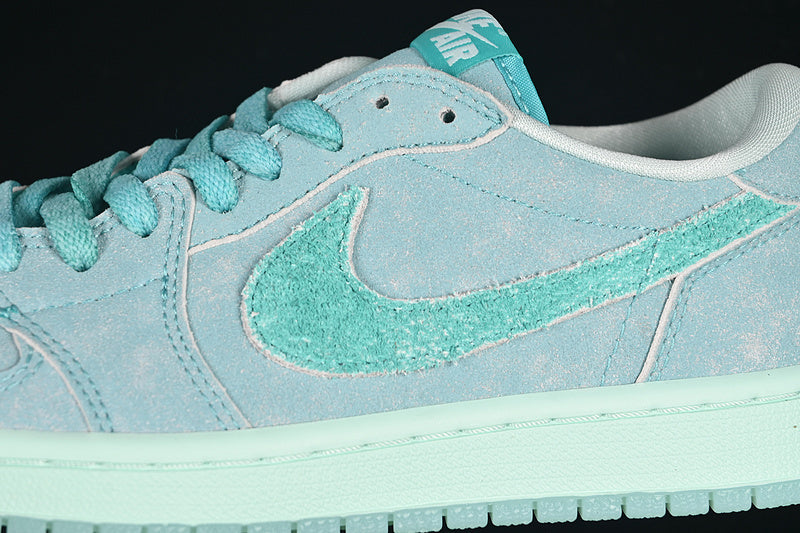 AJ1 Low