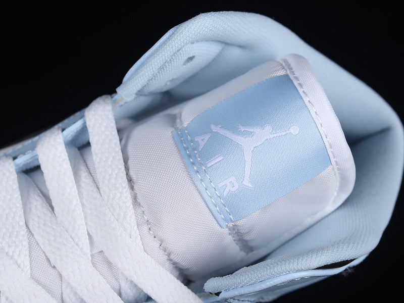 AJ1 Mid