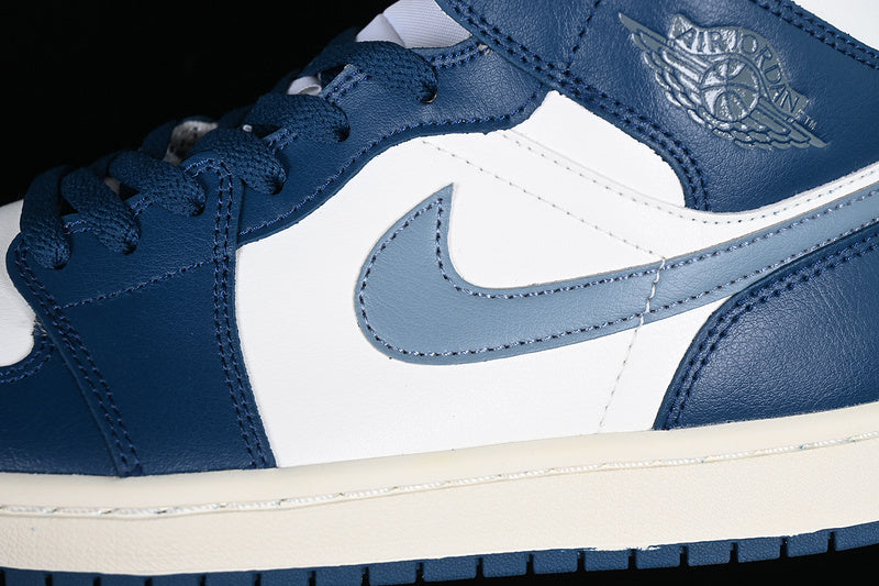 AJ1 Mid