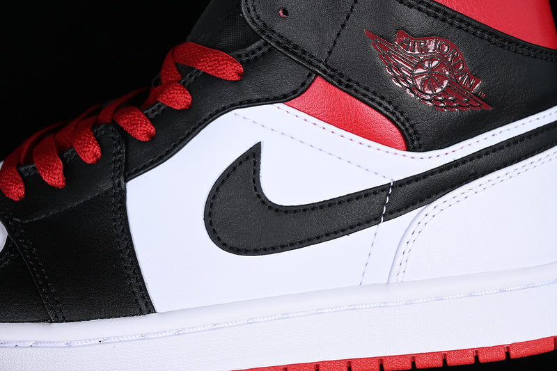 AJ1 Mid