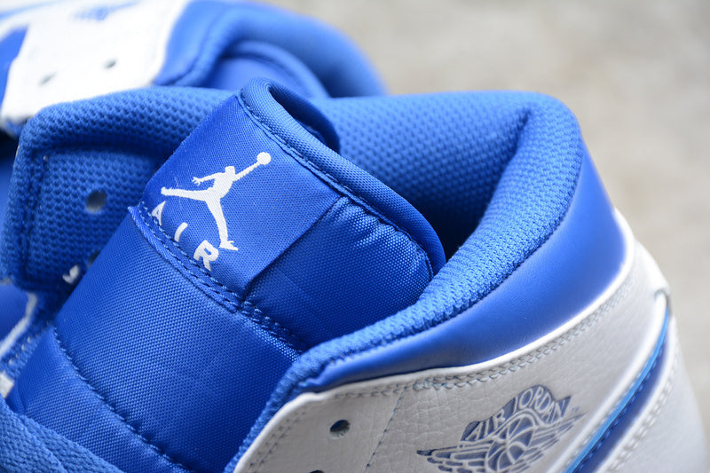 AJ1 Mid
