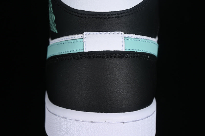 AJ1 Mid