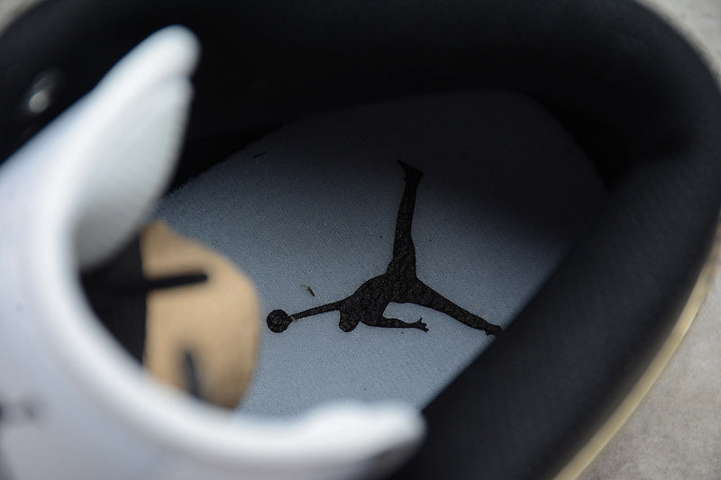 AJ1 Mid
