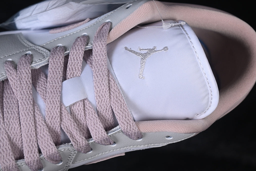 AJ1 Low