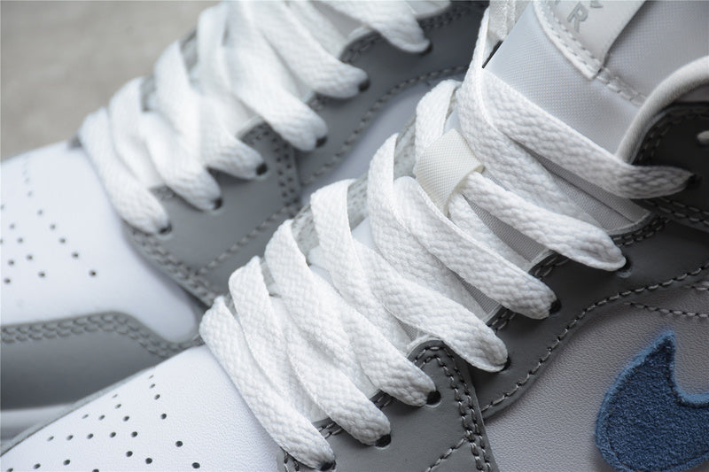 AJ1 Mid