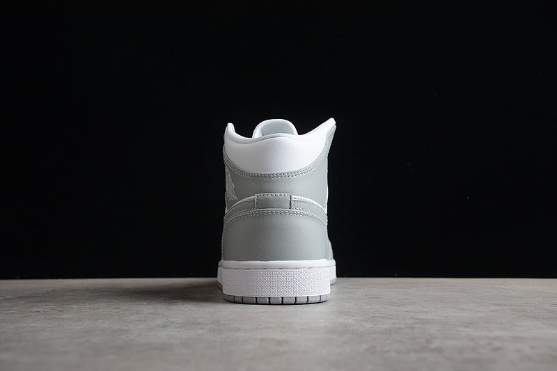 AJ1 Mid