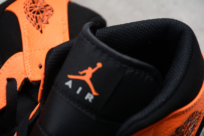 AJ1 Mid