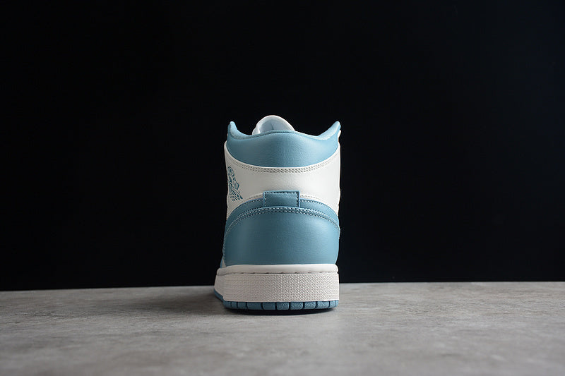 AJ1 Mid