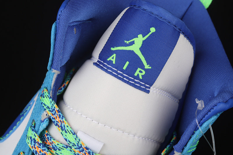AJ1 Mid