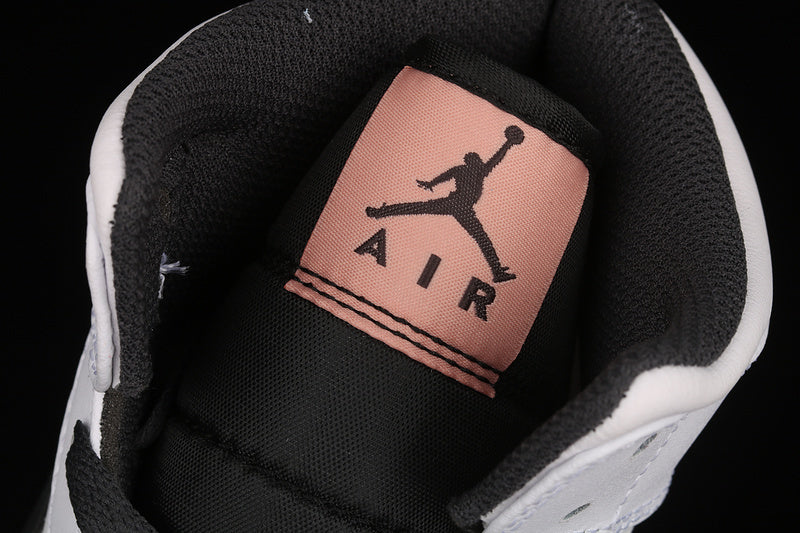 AJ1 Mid