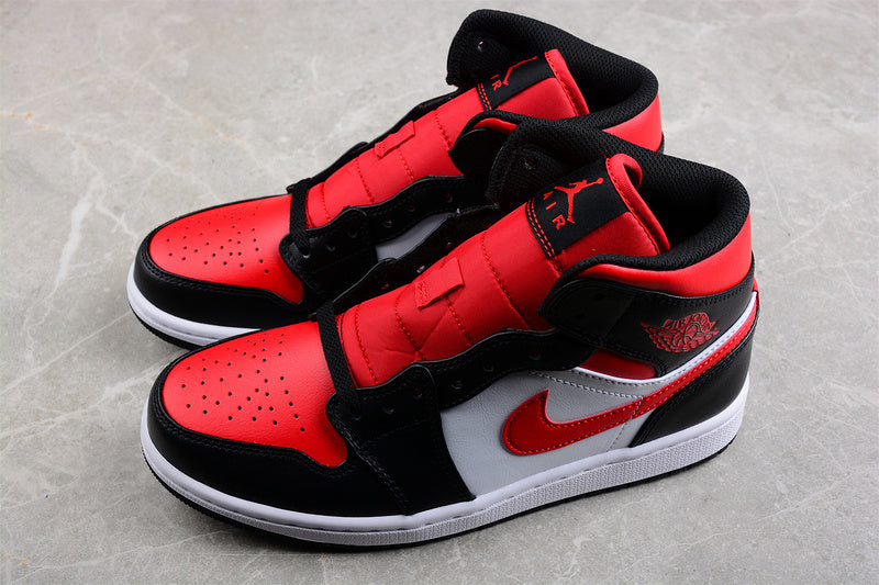 AJ1 Mid