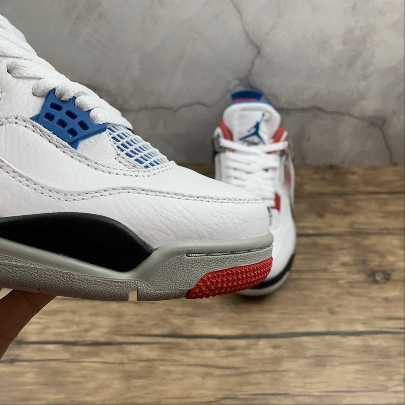AJ4