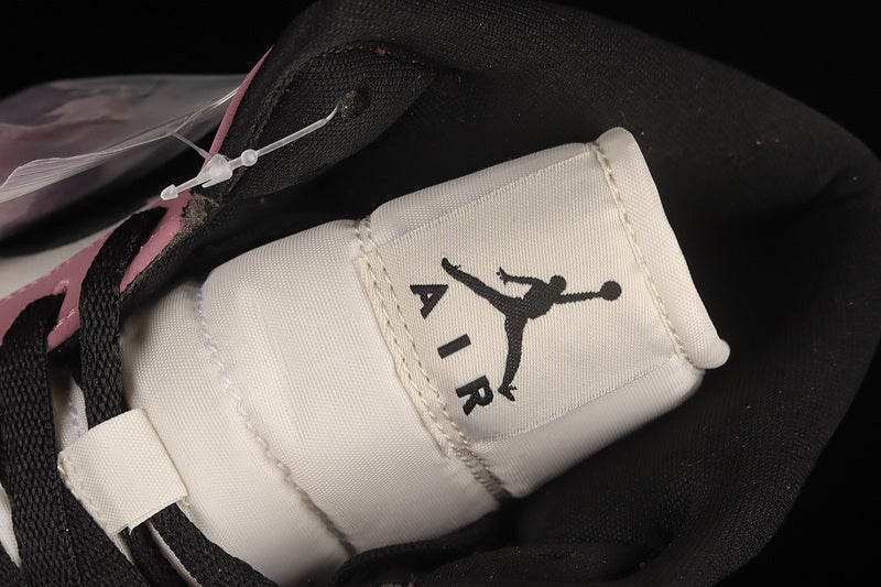 AJ1 Mid