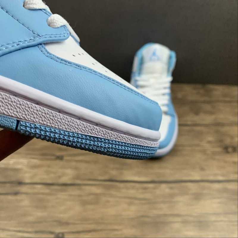 AJ1 Mid