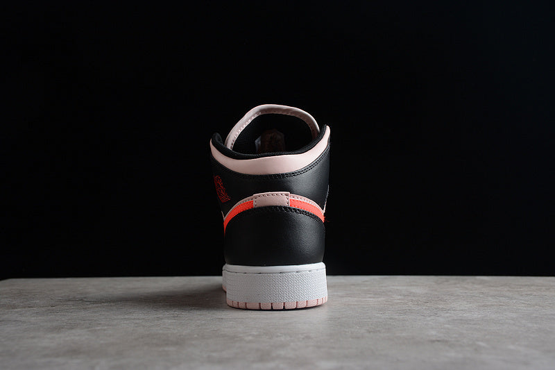 AJ1 Mid