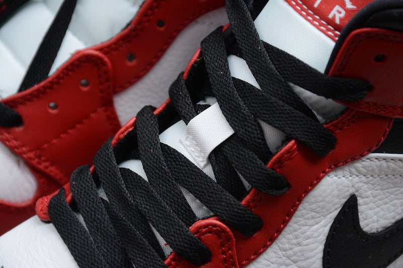 AJ1 Mid
