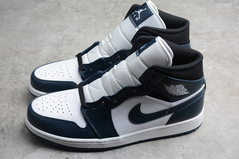 AJ1 Mid
