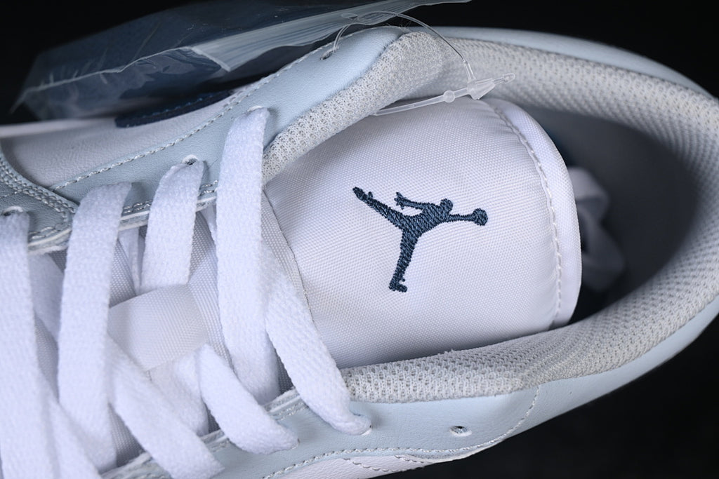 AJ1 Low