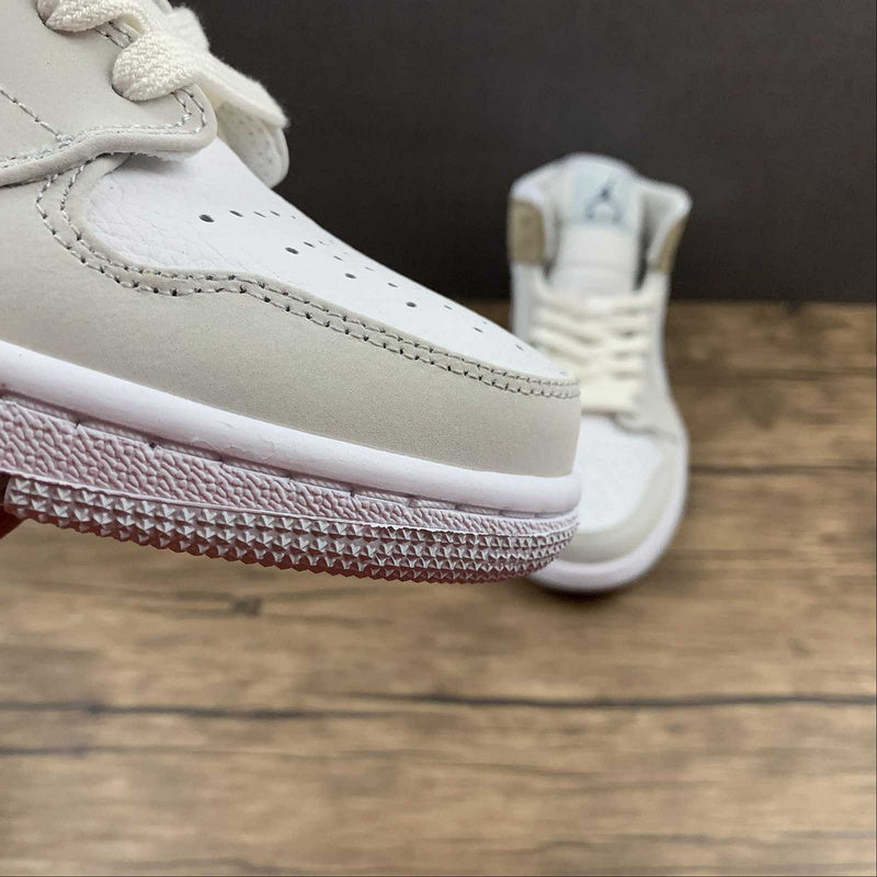 AJ1 Mid
