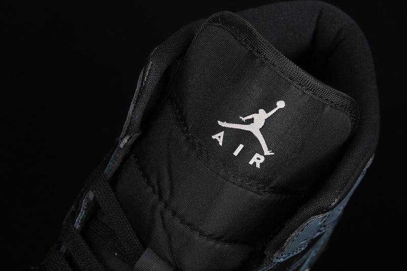 AJ1 Mid