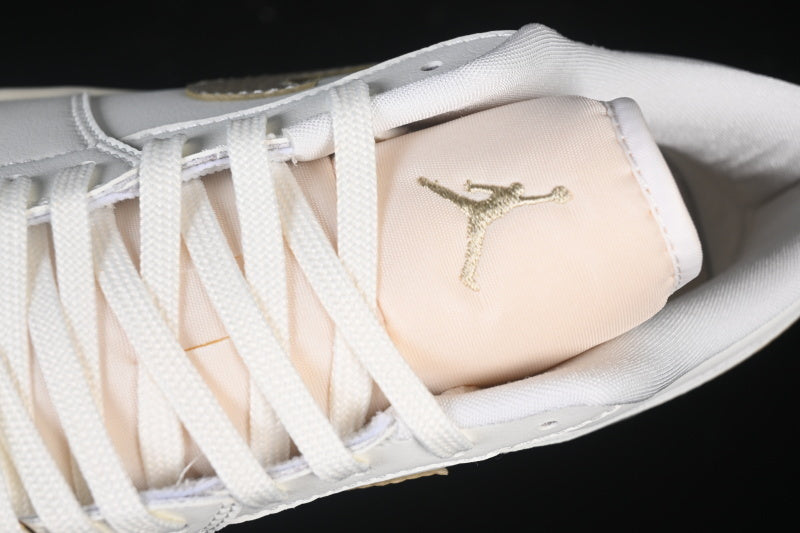 AJ1 Low
