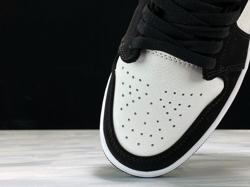 AJ1 Mid