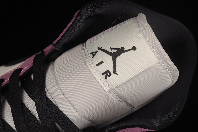 AJ1 Mid