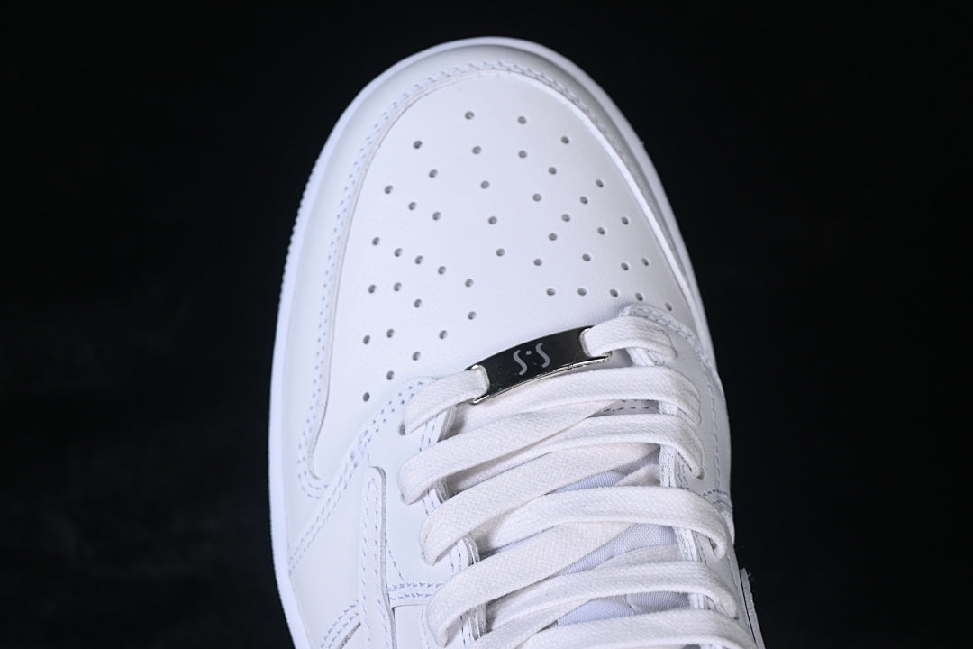 AJ1 Low