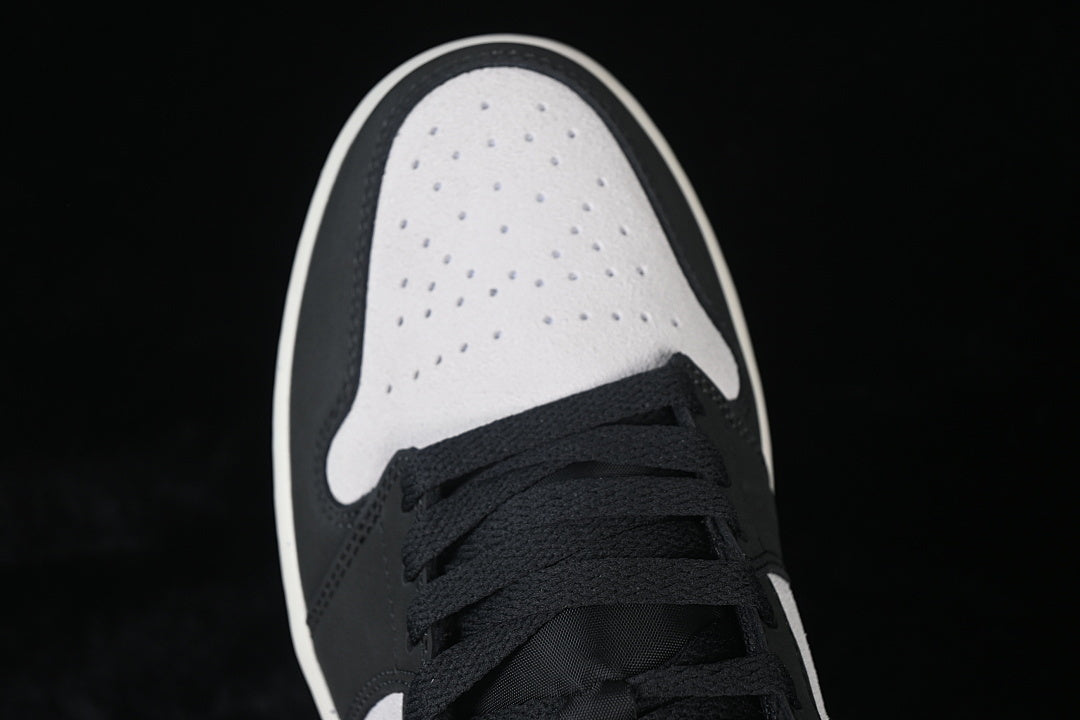 AJ1 Mid