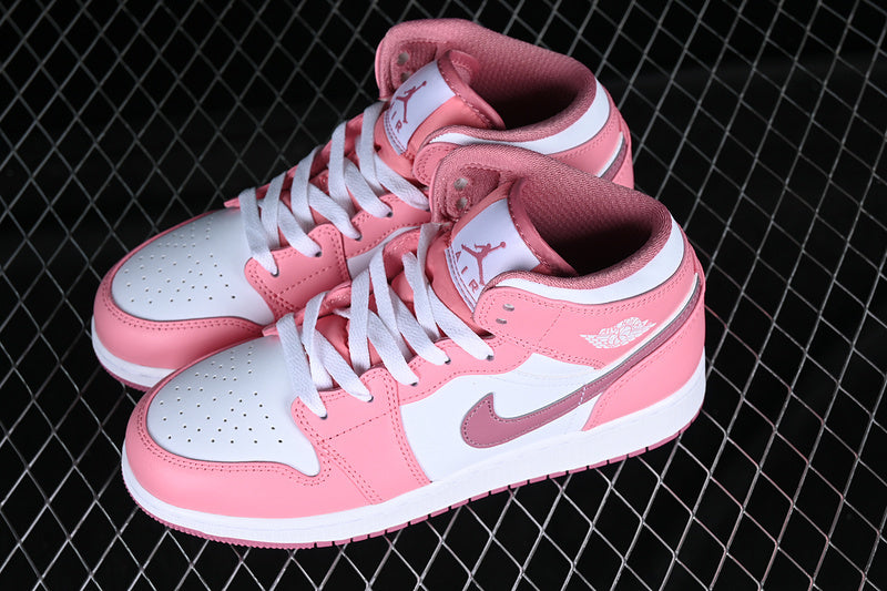 AJ1 Mid