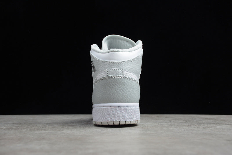 AJ1 Mid
