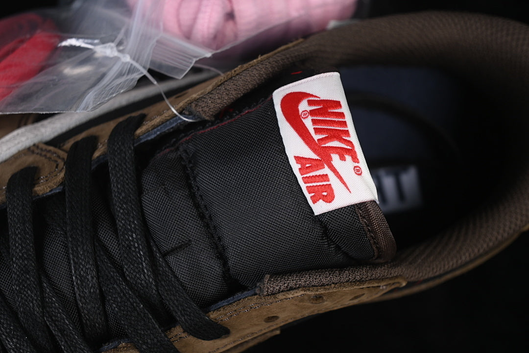 AJ1 Low