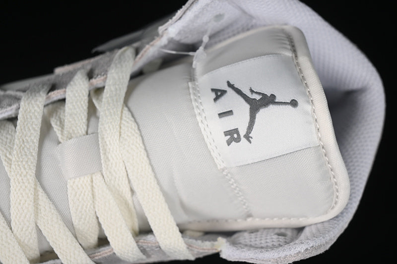 AJ1 Mid