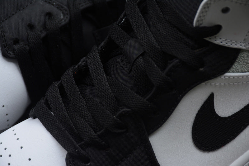 AJ1 Mid