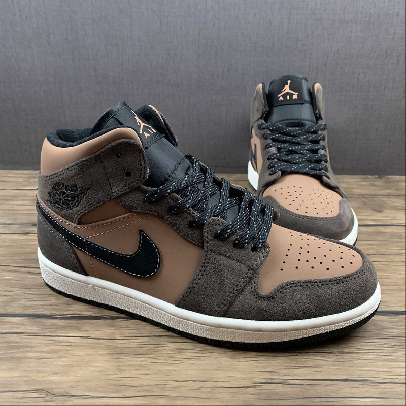 AJ1 Mid