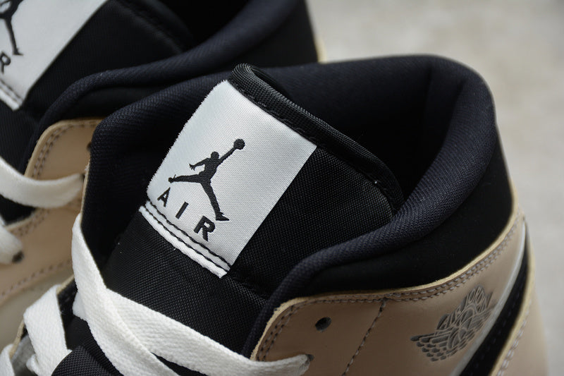 AJ1 Mid