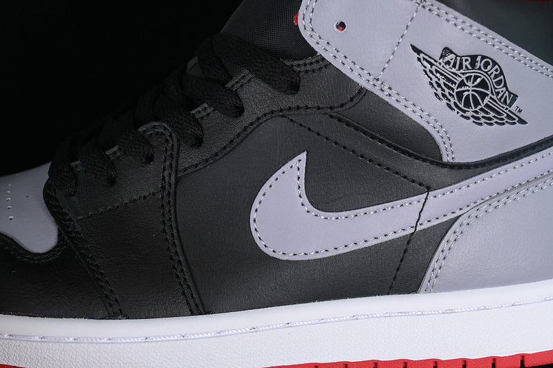 AJ1 Mid