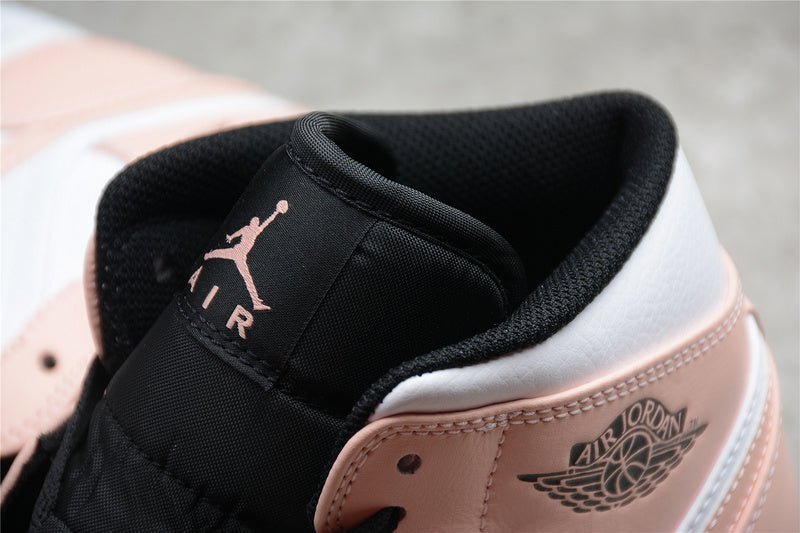 AJ1 Mid