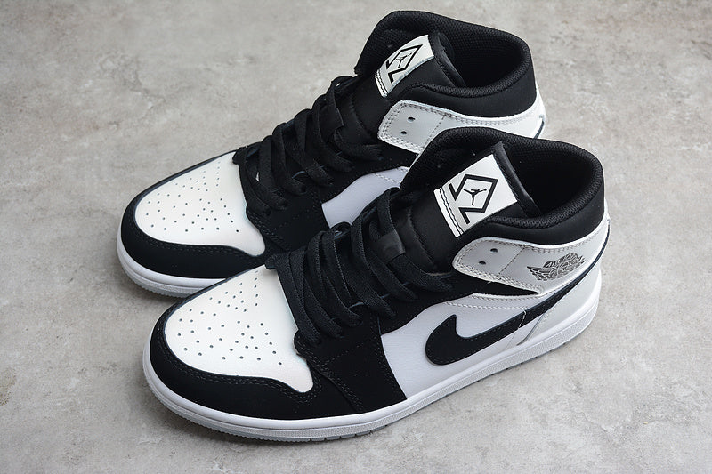AJ1 Mid