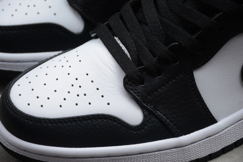 AJ1 Mid