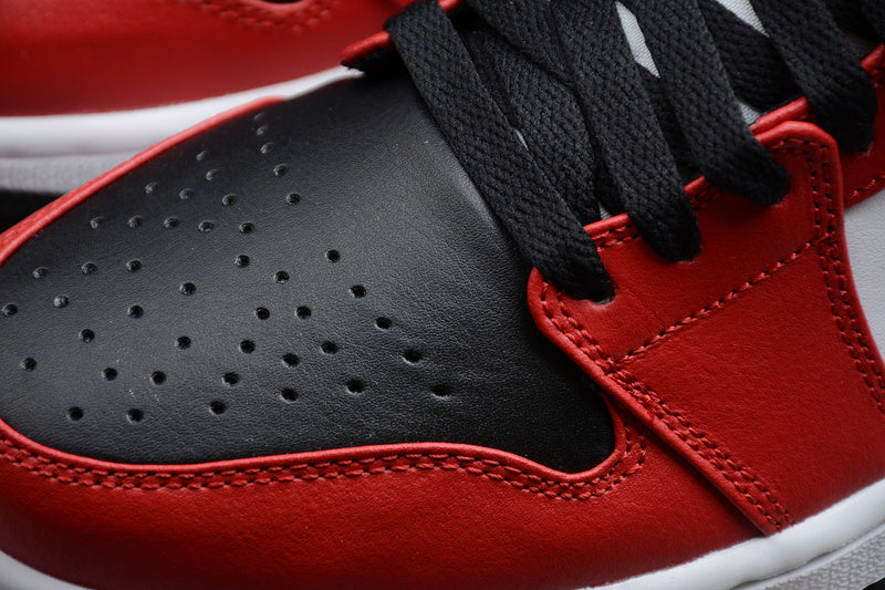 AJ1 Mid