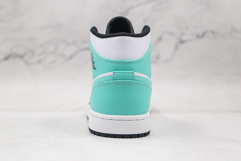 AJ1 Mid