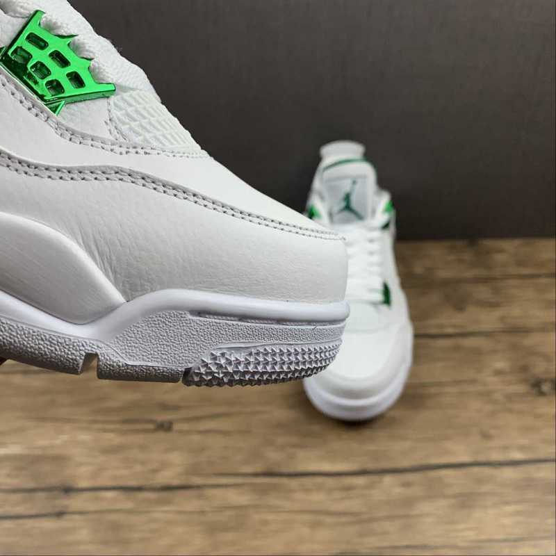 AJ4