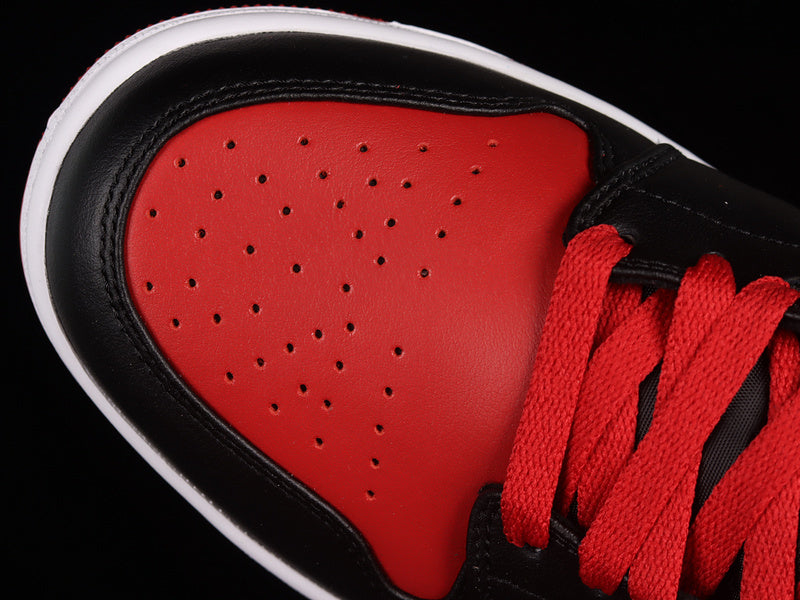 AJ1 Mid