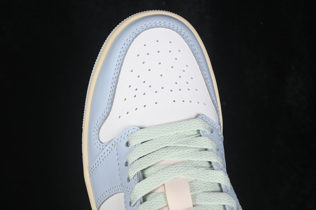 AJ1 Low