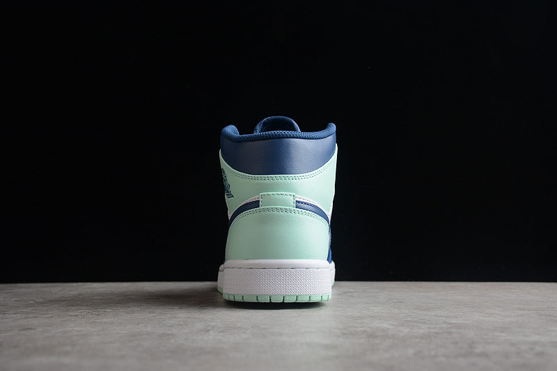 AJ1 Mid